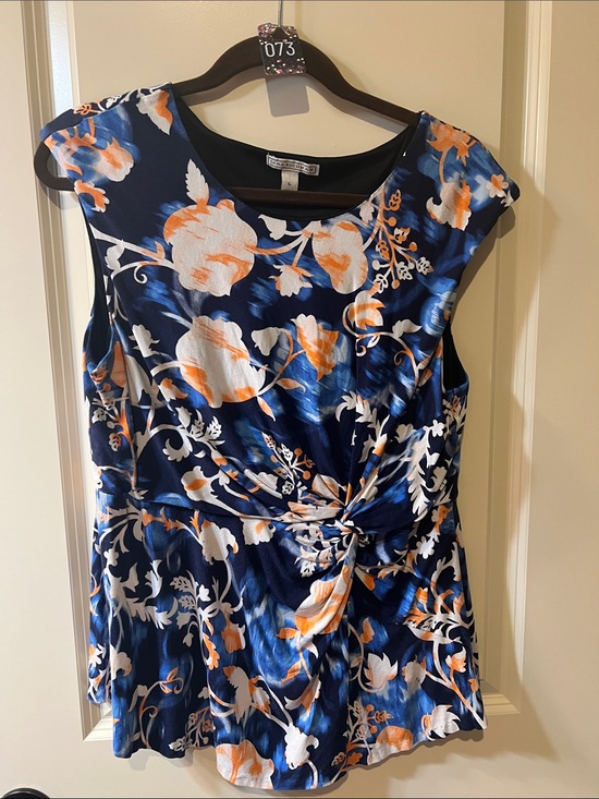 Dana Buchman Tops - Navy with blue shade twist -Front tunic Orange & white floral H073